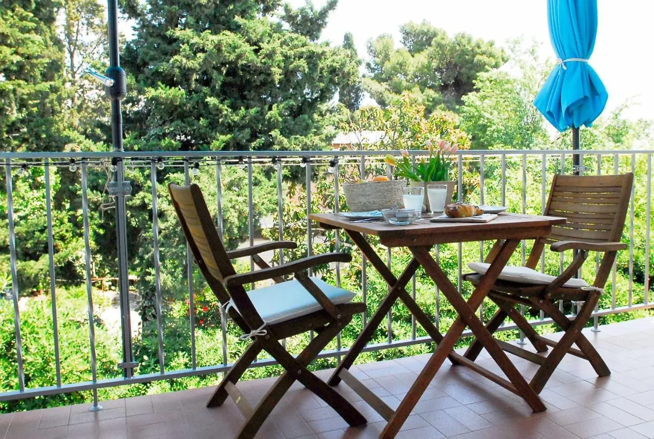 Beachfront Apartment Mala Tereza スプリト