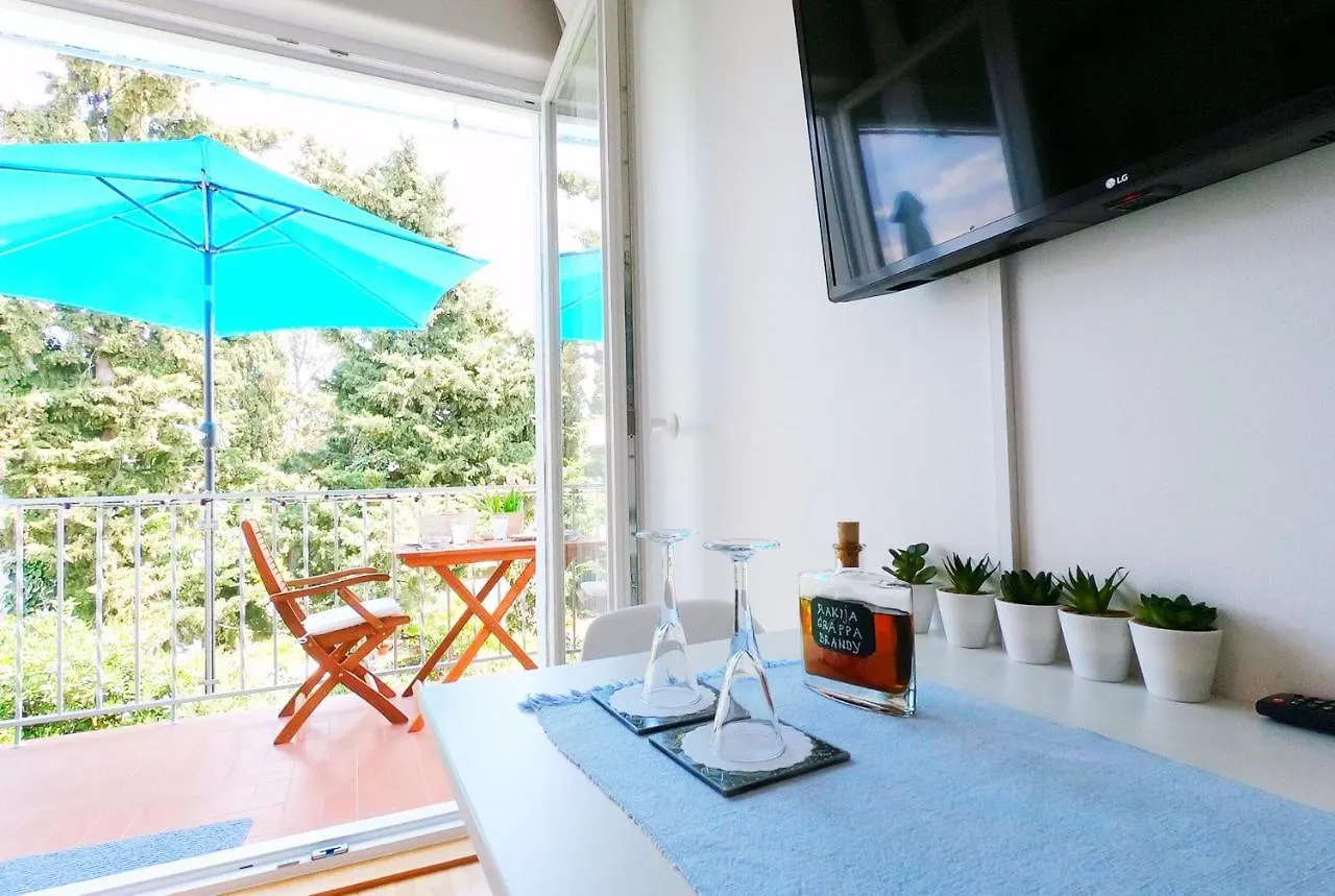 Beachfront Apartment Mala Tereza Split