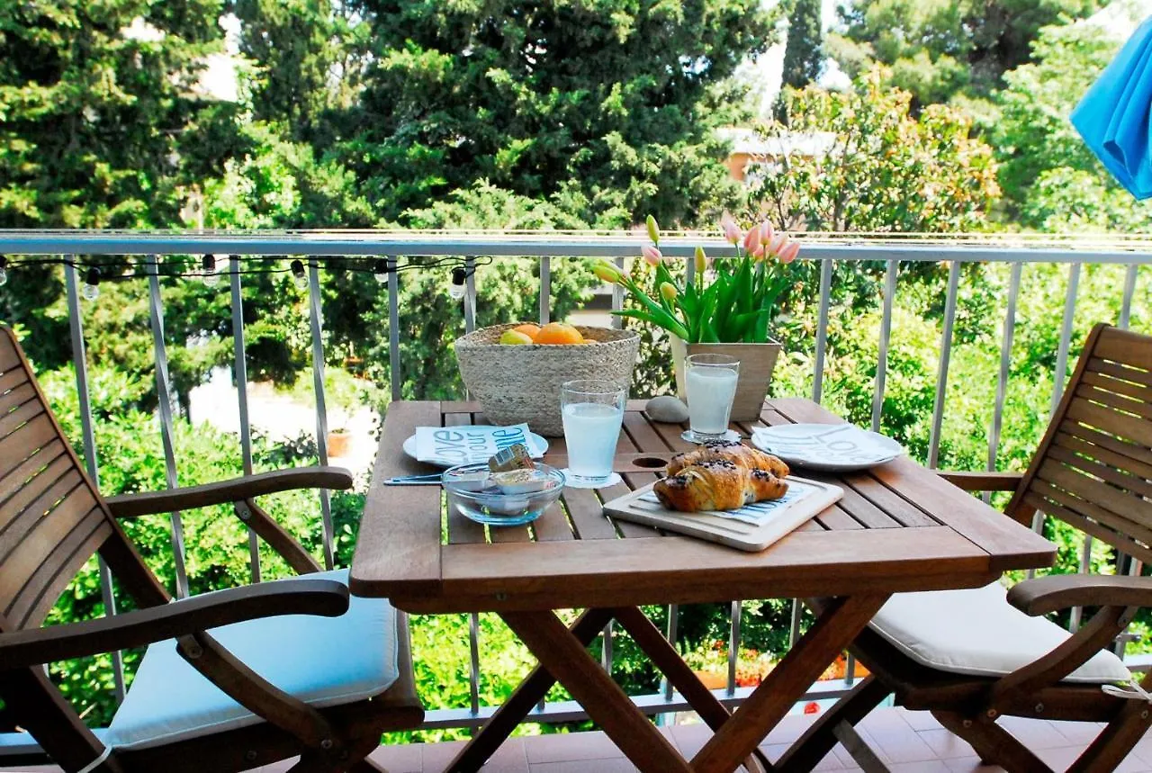 Beachfront Apartment Mala Tereza Split